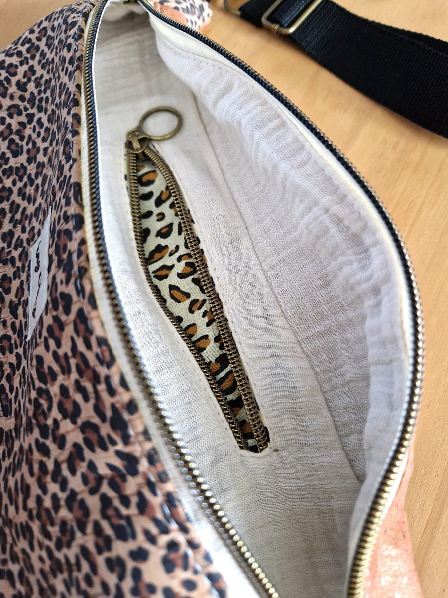 sac banane en liège de luxe imprimé léopard et bronze  (nouvelle collection) – Image 4