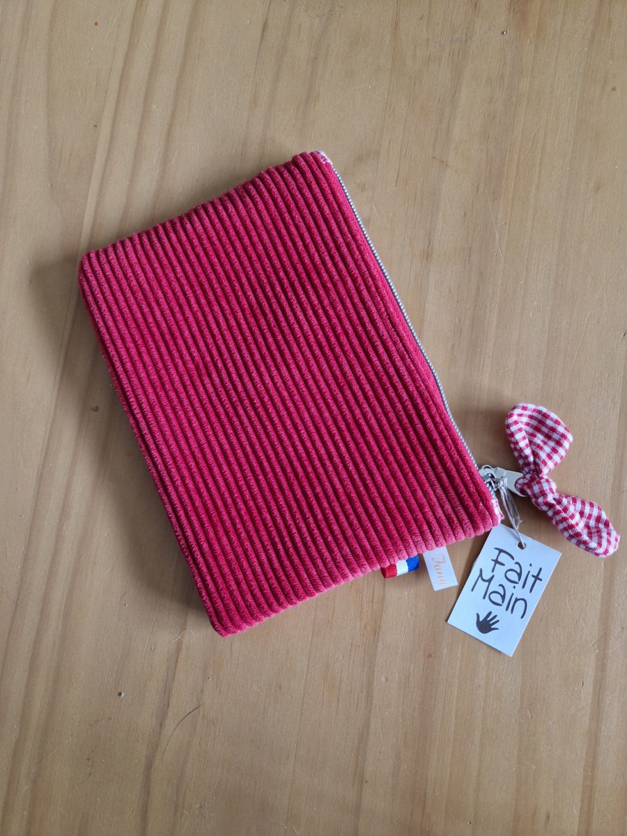 Trousse plate en velours côtelé rouge (nouvelle collection)