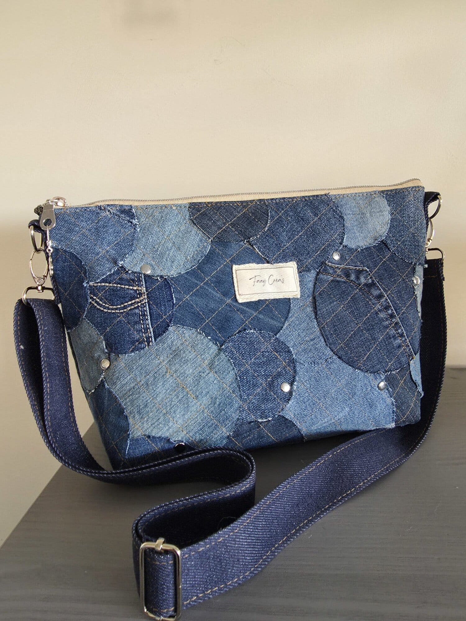 Sac à main en jean upcyclé