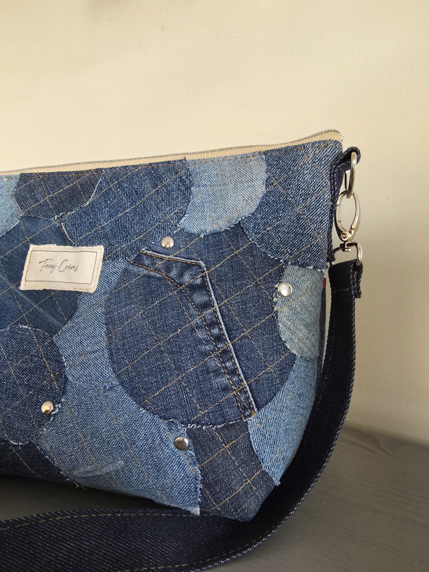 Sac à main en jean upcyclé – Image 3