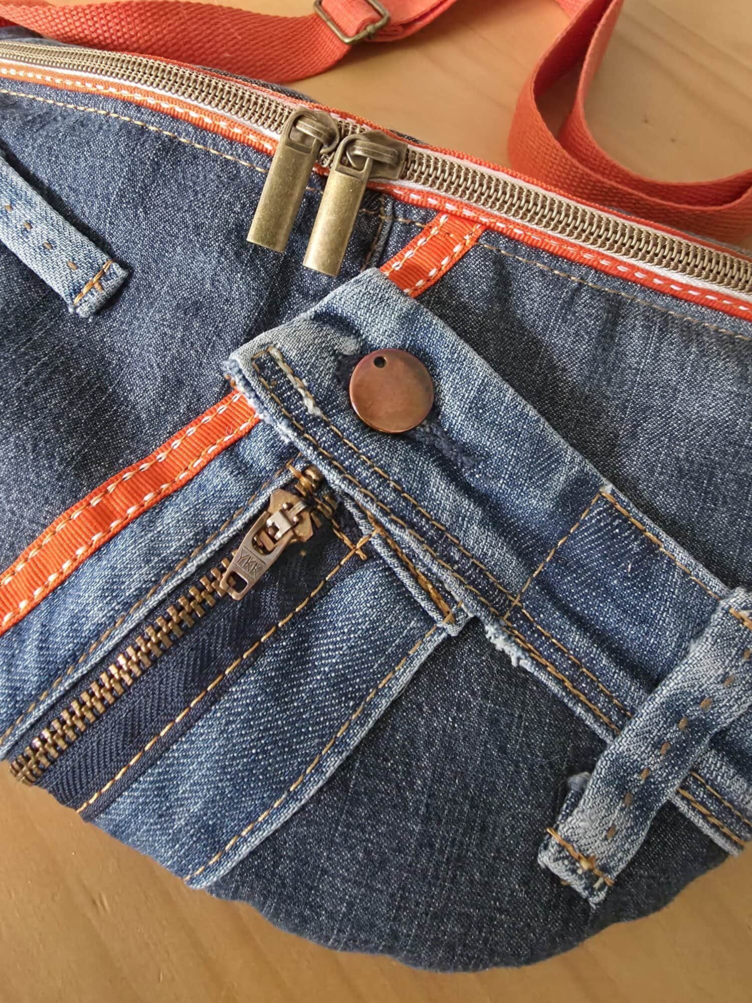 sac banane en jean upcyclé Taille M (nouvelle collection) (Copie) – Image 5