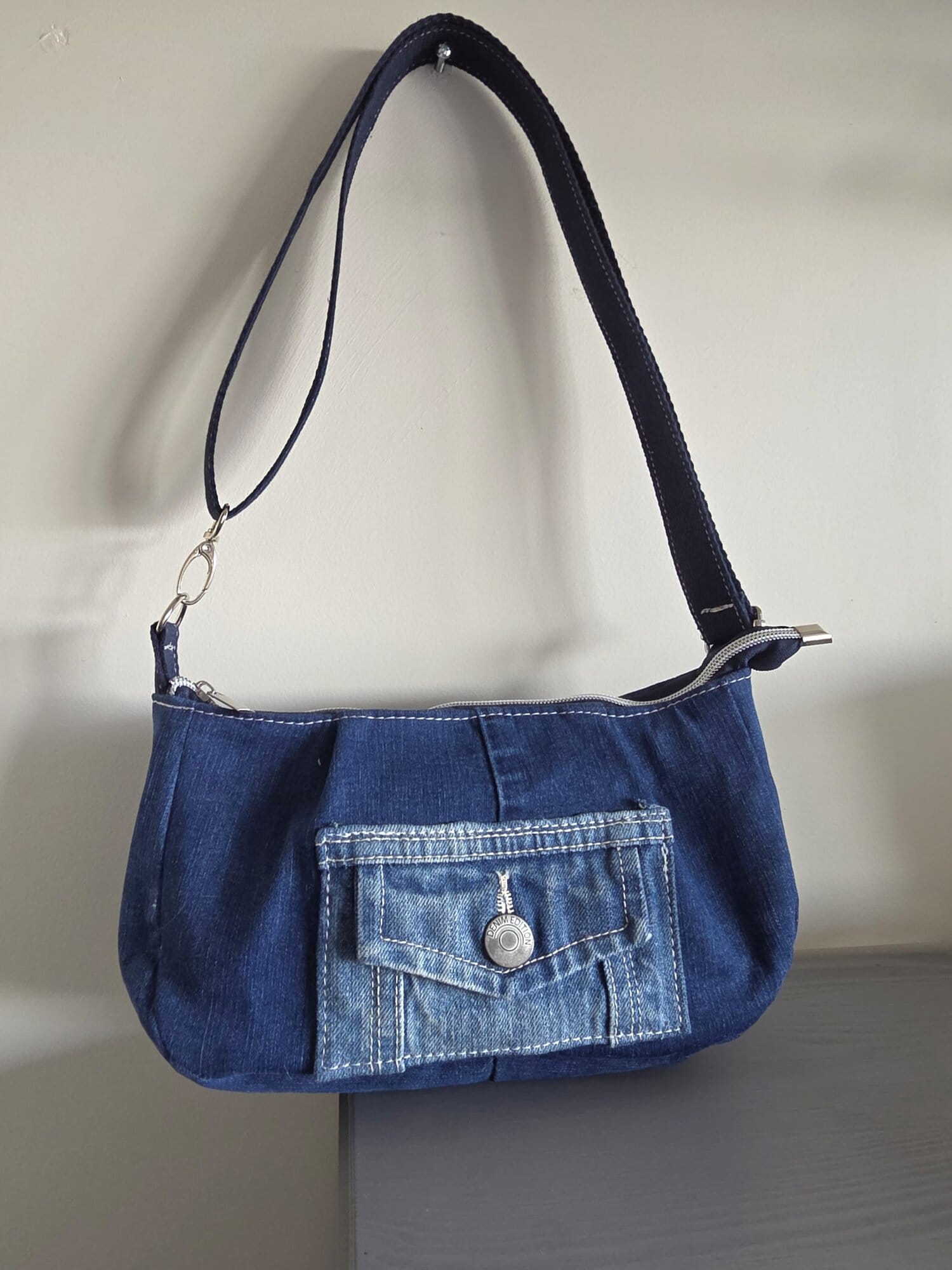 Mini sac Scarlet en jean upcyclé – Image 2